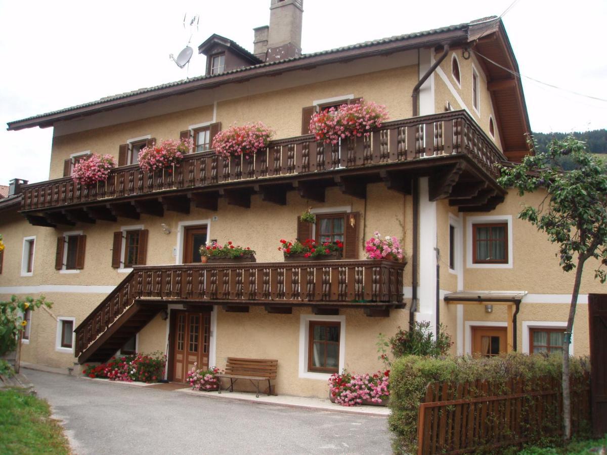 Haus Schmiedhofer Bed and Breakfast Niederdorf Exteriör bild